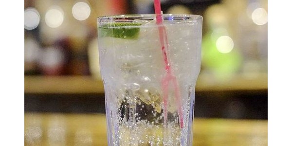 喝蘇打水能降尿酸？真相來了！